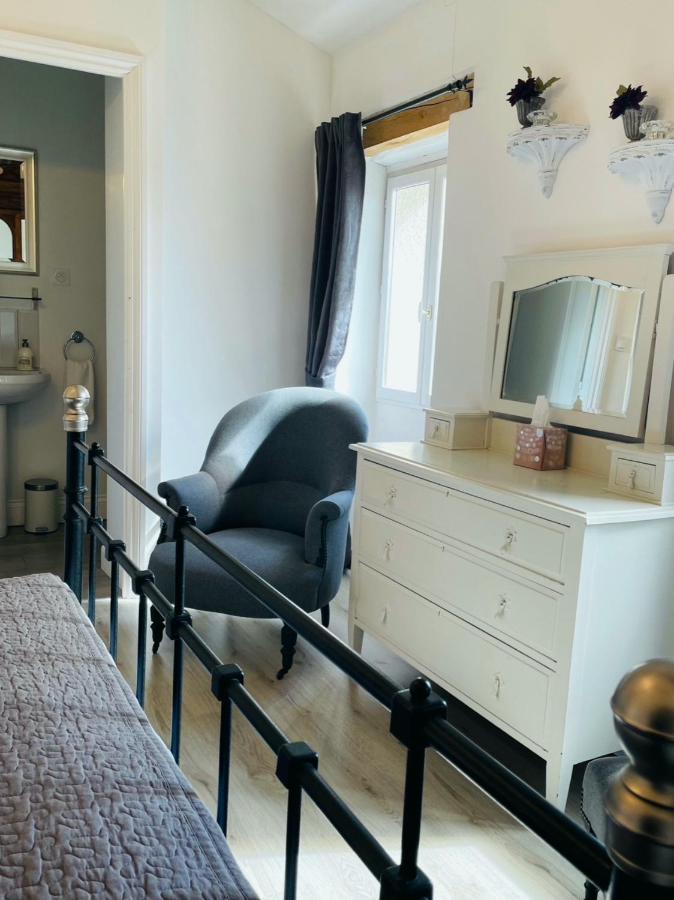Maison Hirondelles Gites Mezieres-sur-Issoire Zewnętrze zdjęcie